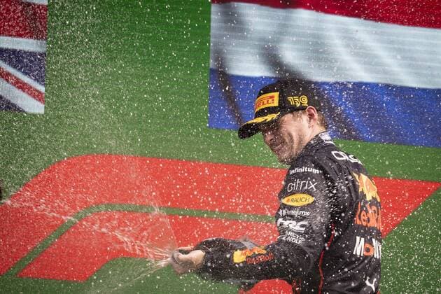 ZANDVOORT - Max Verstappen (Oracle Red Bull Racing) celebrates winning the F1 Grand Prix of the Netherlands at Circuit Zandvoort on September 4, 2022 in Zandvoort, Netherlands. KOEN VAN WEEL F1 Grand Prix of The Netherlands 2022 xVIxANPxSportx xxANPxIVx