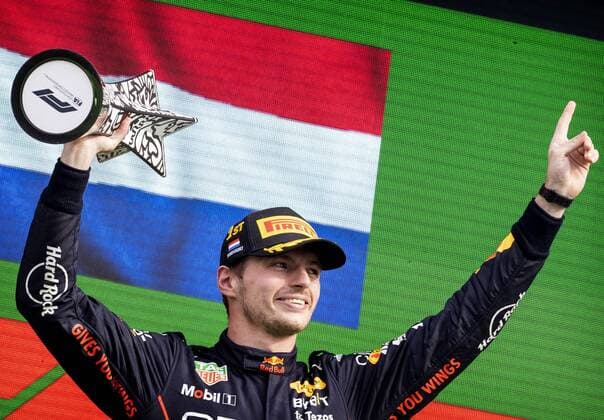 Bilder des Jahres 2022, Sport 09 September Sport Themen der Woche KW35 ZANDVOORT - Max Verstappen (Oracle Red Bull Racing) on the podium after winning the F1 Grand Prix of the Netherlands at Circuit Zandvoort on September 4, 2022 in Zandvoort, Netherlands. KOEN VAN WEEL F1 Grand Prix of The Netherlands 2022 xVIxANPxSportx xxANPxIVx *** ZANDVOORT Max Verstappen Oracle Red Bull Racing on the podium after winning the F1 Grand Prix of the Netherlands at Circuit Zandvoort on September 4, 2022 in Zandvoort, Netherlands KOEN VAN WEEL F1 Grand Prix of The Netherlands 2022 xVIxANPxSportx xxANPxIVx 454049003 originalFilename: 454049003.jpg