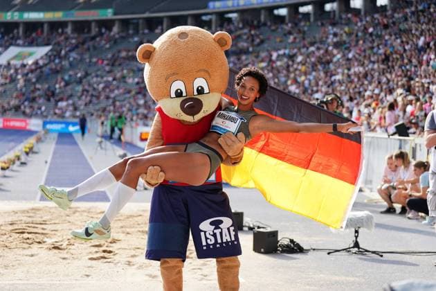 Bilder des Jahres 2022, Sport 09 September Sport Themen der Woche KW35 Sport Bilder des Tages Leichtathletik, Track & Field, Athletics, world athletics Meeting, ISTAF Berlin 2022, 04.09.2022, Olympiastadion Berlin, Weitsprung Frauen Malaika Mihambo, *** Athletics, Track Field, Athletics, world athletics meeting, ISTAF Berlin 2022, 04 09 2022, Olympiastadion Berlin, long jump women Malaika Mihambo,
