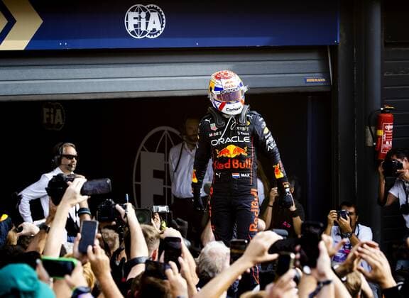 ZANDVOORT - Max Verstappen (Oracle Red Bull Racing) after winning the F1 Grand Prix of the Netherlands at Circuit Zandvoort on September 4, 2022 in Zandvoort, Netherlands. KOEN VAN WEEL F1 Grand Prix of The Netherlands 2022 xVIxANPxSportx xxANPxIVx