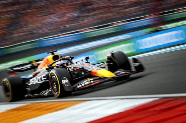 ZANDVOORT - Max Verstappen (Oracle Red Bull Racing) during the F1 Grand Prix of the Netherlands at Circuit Zandvoort on September 4, 2022 in Zandvoort, Netherlands. KOEN VAN WEEL F1 Grand Prix of The Netherlands 2022 xVIxANPxSportx xxANPxIVx