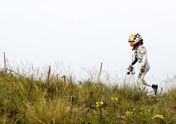 ZANDVOORT - Yuki Tsunoda (AlphaTauri) retires during the F1 Grand Prix of the Netherlands at Circuit van Zandvoort on September 4, 2022 in Zandvoort, Netherlands. REMKO DE WAAL F1 Grand Prix of The Netherlands 2022 xVIxANPxSportx xxANPxIVx