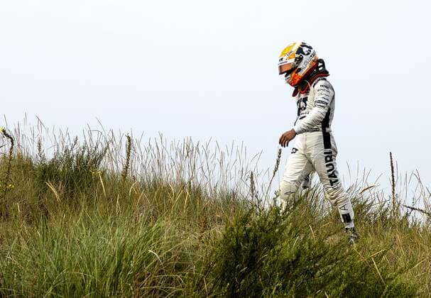 ZANDVOORT - Yuki Tsunoda (AlphaTauri) retires during the F1 Grand Prix of the Netherlands at Circuit van Zandvoort on September 4, 2022 in Zandvoort, Netherlands. REMKO DE WAAL F1 Grand Prix of The Netherlands 2022 xVIxANPxSportx xxANPxIVx