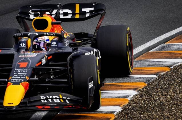 ZANDVOORT - Max Verstappen (Oracle Red Bull Racing) during the F1 Grand Prix of the Netherlands at Circuit Zandvoort on September 4, 2022 in Zandvoort, Netherlands. KOEN VAN WEEL F1 Grand Prix of The Netherlands 2022 xVIxANPxSportx xxANPxIVx