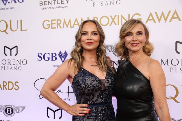 Boxen: Herqul 2022 - German Boxing Award, Berlin, 04.09.2022 Regina Halmich (l.) und Tina Ruland Berlin Germany