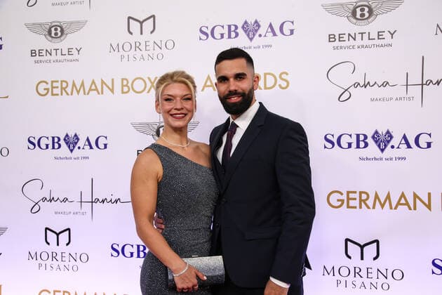 Boxen: Herqul 2022 - German Boxing Award, Berlin, 04.09.2022 Nina Meinke und Freund Berlin Germany