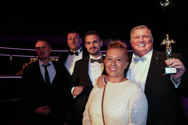 Boxen: Herqul 2022 - German Boxing Award, Berlin, 04.09.2022 Auszeichnung Beste Berichterstattung : Redaktion Boxen1, Ebby Thust Berlin Germany