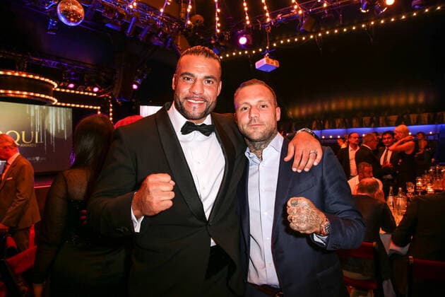 Boxen: Herqul 2022 - German Boxing Award, Berlin, 04.09.2022 Manuel Mahmoud Charr (l.) und Kontra K Berlin Germany