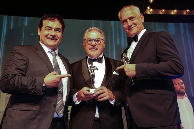 Boxen: Herqul 2022 - German Boxing Award, Berlin, 04.09.2022 v.l.: Erol Ceylan, Peter Hanraths und Ulf Steinforth Berlin Germany