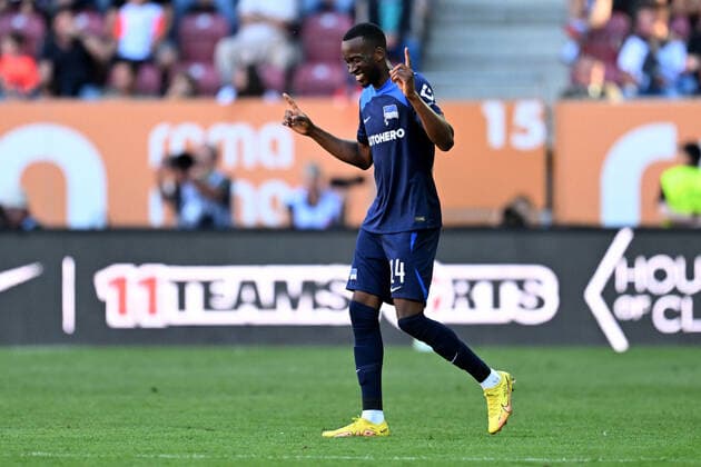 Sport Themen der Woche KW35 04.09.2022, Augsburg, Germany, WWK-Arena, FC Augsburg vs Hertha BSC - 1. Bundesliga, Dodi Lukebakio (Hertha BSC) Torjubel, jubelt nach seinem treffer zum 0:1 (Foto H. Langer) DFB DFL REGULATIONS PROHIBIT ANY USE OF PHOTOGRAPHS AS IMAGE SEQUENCES AND OR QUASI-VIDEO. Augsburg WWK-Arena Bavaria Germany *** 04 09 2022, Augsburg, Germany, WWK Arena, FC Augsburg vs Hertha BSC 1 Bundesliga, Dodi Lukebakio Hertha BSC goal celebration, cheers after his goal to 0 1 Foto H Langer DFB DFL REGULATIONS PROHIBIT ANY USE OF PHOTOGRAPHS AS IMAGE SEQUENCES AND OR QUASI VIDEO Augsburg WWK Arena Bavaria Germany  541_FCABCS20220904_127 Langer-541