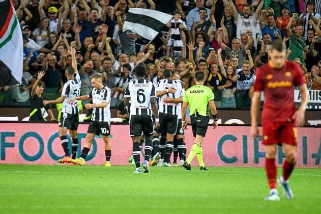 Sport Themen der Woche KW35 September 4, 2022, Udine, Italy: Udine, Italy, Friuli - Dacia Arena stadium, September 04, 2022, Disappointment of Roma s Andrea Belotti after Udinese s Sandi Lovric scores a goal during Udinese Calcio vs AS Roma - italian soccer Serie A match. italian soccer Serie A match - Udinese Calcio vs AS Roma, Udine, Italy  - ZUMAl164 20220904_zsa_l164_469 Copyright: xEttorexGriffonix