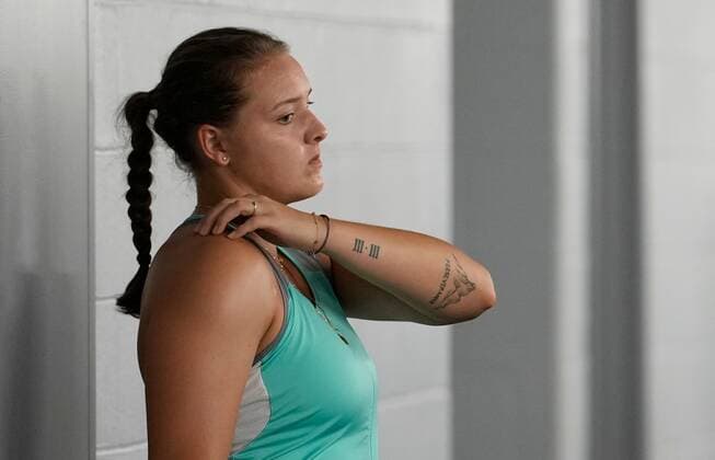 Mandatory Credit: Photo by Dave Shopland Shutterstock (13365466be) Julie Niemeler from Germany prepares to go on court US Open Championships 2022, Day Eight, USTA National Tennis Center, Flushing Meadows, New York, USA - 05 Sep 2022 US Open Championships 2022, Day Eight, USTA National Tennis Center, Flushing Meadows, New York, USA - 05 Sep 2022 Copyright: xDavexShopland Shutterstockx 13365466be