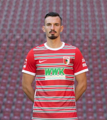 Mergim Berisha; FC Augsburg; 1. BL, Porträttermin 2022 2023,