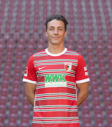 Julian Baumgartlinger; FC Augsburg; 1. BL, Porträttermin 2022 2023,
