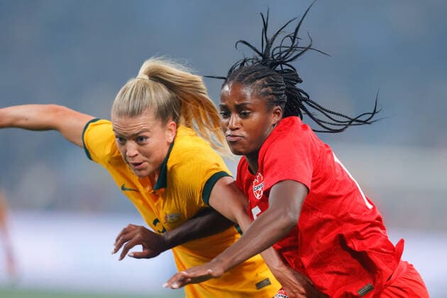 Nichelle Prince of Canada battles with Charlotte Grant of Matildas during the Women s Friendly match between CommBank Matildas (Australia Women) and Canada Women at Allianz Stadium, Sydney, Australia on 6 September 2022. Copyright: xPeterxDovganx 33080006