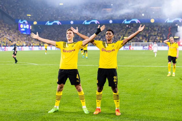 Sport Themen der Woche KW36 Sport Bilder des Tages Dortmund v FC Copenhagen, UEFA Champions League football, Dortmund, Germany Dortmund, Germany. 06th, September 2022. Jude Bellingham (22) of Dortmund scores for 3-0 and celebrates with Nico Schlotterbeck (4) during the UEFA Champions League match between Dortmund and FC Copenhagen at Signal Iduna Park in Dortmund. Dortmund Germany  Copyright: xGonzalesxPhoto DejanxObretkovicx