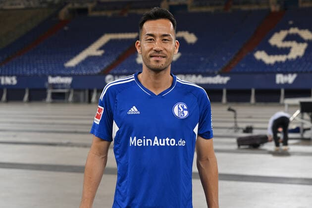 Maya Yoshida; FC Schalke 04; 1.BL, Porträttermin 2022 2023 Gelsenkirchen Nordrhein-Westfalen Deutschland