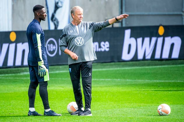 Fußball, EL, Malmö FF Training 220907 Goalkeeper Ismael Diawara and head coach Age Hareide during a training session with Malmö FF on September 7, 2022 in Malmö. Photo: Christian Örnberg BILDBYRAN COP 166 CO0226 fotboll football soccer fotball uefa europa league träning practice training malmö ff bbeng Copyright: CHRISTIANxÖRNBERG BB220907CO021