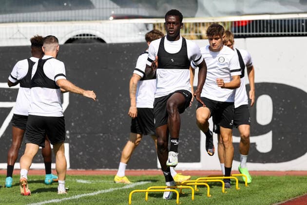 SOCCER - UEFA EL, Sturm vs Midtylland GRAZ,AUSTRIA,07.SEP.22 - SOCCER - UEFA Europa League, group stage, SK Sturm Graz vs FC Midtylland, preview, training Sturm. Image shows the team of Sturm with Amadou Dante (Sturm).  GEPAxpictures xChristianxWalgram