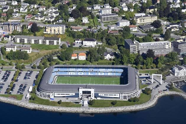 MOLDE, NORWAY - SEPTEMBER 07 : The Aker Stadium pictured from the sky prior to the Conference League match between Molde FK and KAA Gent on September 7, 2022 in Molde, Norway, 07 09 2022 ( KAA Gent Conference League media activities 07 09 2022 PhotoNews Panoramic 