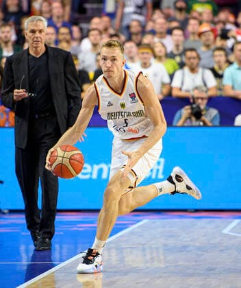 Niels GIFFEY (GER) Aktion, Deutschland (GER) - Slowenien (SLO) 80:88, Vorrunde Gruppe B, am 06.09.2022 in Koeln. Basketball Europameisterschaft EuroBasket 2022 in Deutschland, vom 01.09. - 18.09.2022. Â