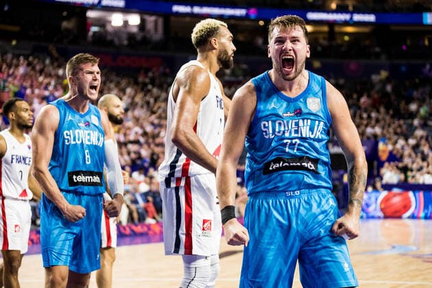 Sport Themen der Woche KW36 Sport Bilder des Tages FIBA EUROBASKET, Frankreich - Slowenien; 07.09.2022 Luka Doncic 77 (Slowenien) bruellt FIBA EUROBASKET, Frankreich - Slowenien, Koeln, LANXESSarena *** FIBA EUROBASKET, France Slovenia 07 09 2022 Luka Doncic 77 Slovenia bruellt FIBA EUROBASKET, France Slovenia, Cologne, LANXESSarena Copyright: xBEAUTIFULxSPORTS Wunderlx