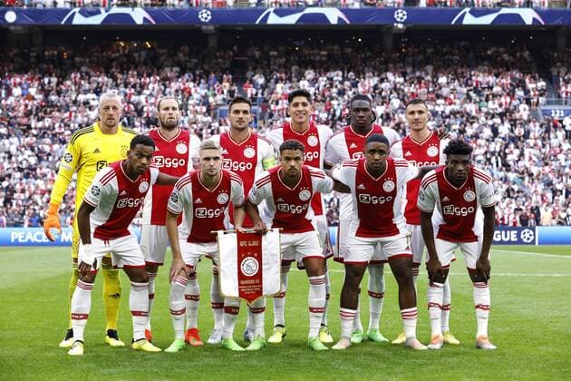 AMSTERDAM - Back row (lr) Ajax goalkeeper Remko Pasveer, Daley Blind of Ajax, Dusan Tadic of Ajax, Edson Alvarez of Ajax, Calvin Bassey of Ajax, Steven Berghuis of Ajax. front row (lr) Jurrien Timber of Ajax, Kenneth Taylor of Ajax, Devyne Rensch of Ajax, Steven Bergwijn of Ajax, Mohammed Kudus of Ajax during the UEFA Champions League group A match between Ajax Amsterdam and Ragers FC in the Johan Cruijff ArenA on 7 September 2022 in Amsterdam, Netherlands. ANP MAURICE VAN STEEN UEFA Europa Champions League 2022 2023 xVIxANPxSportx xxANPxIVx
