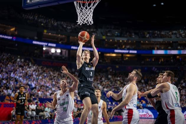 Basketball Köln 07.09.2022 Eurobasket 2022 Vorrunde Deutschland (GER) - Ungarn (HUN) Justus Hollatz (Deutschland, No.21)