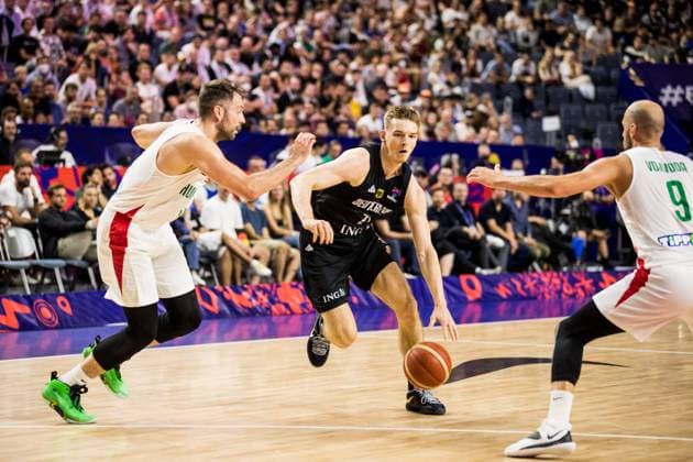 FIBA EUROBASKET, Ungarn - Deutschland; 07.09.2022 Csaba Ferencz 15 (Ungarn), Justus Hollatz 21 (Deutschland), David Vojvoda 9 (Ungarn) FIBA EUROBASKET, Ungarn - Deutschland, Koeln, LANXESSarena Copyright: xBEAUTIFULxSPORTS Wunderlx