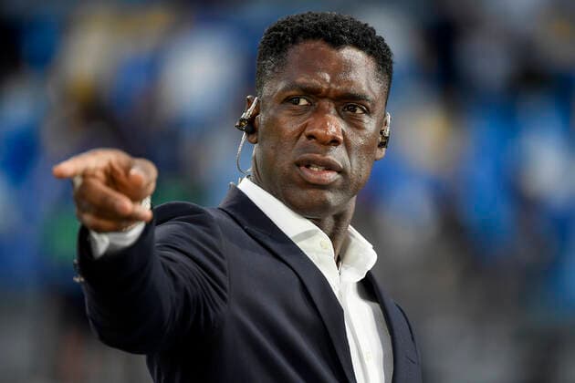 Sport Themen der Woche KW36 Sport Bilder des Tages Clarence Seedorf gestures prior to the Champions League Group A football match between SSC Napoli and Liverpool FC at Diego Armando Maradona stadium in Napoli (Italy), September 7th, 2022. Photo Andrea Staccioli Insidefoto andreaxstaccioli