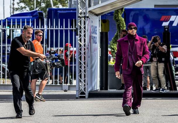 MONZA - Lewis Hamilton (Mercedes) arrives at the Monza circuit ahead of the Italian Grand Prix. REMKO DE WAAL xVIxANPxSportx xxANPxIVx