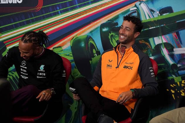 FORMULA 1 PIRELLI GRAN PREMIO D ITALIA 2022 08.09.2022, Autodromo Nazionale di Monza, Monza, FORMULA 1 PIRELLI GRAN PREMIO D ITALIA 2022 ,im Bild Lewis Hamilton (GBR), Mercedes-AMG Petronas Formula One Team, Daniel Ricciardo (AUS), McLaren F1 Team.
