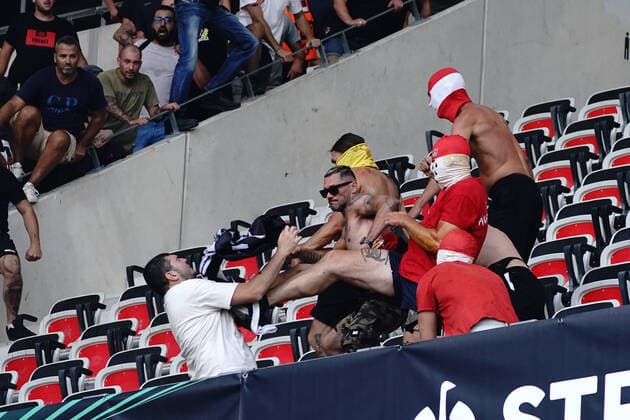 EchauffourÃ e entre supporters nicois et allemands FOOTBALL : OGC Nice vs FC Cologne - Ligue Europa ConfÃ rence - Nice - 08 09 2022 NorbertScanella Panoramic 