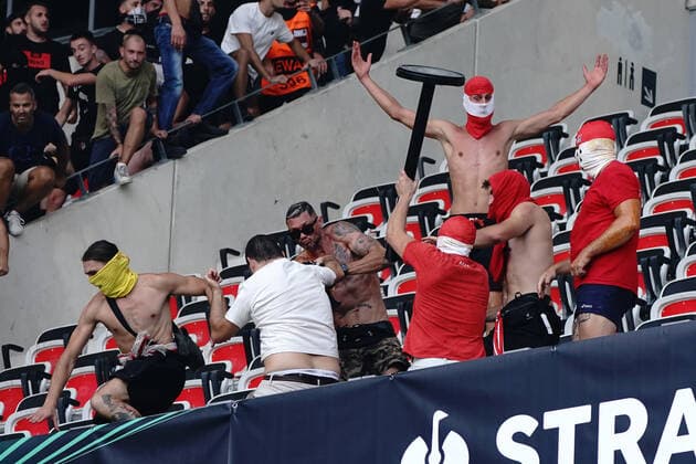 EchauffourÃ e entre supporters nicois et allemands FOOTBALL : OGC Nice vs FC Cologne - Ligue Europa ConfÃ rence - Nice - 08 09 2022 NorbertScanella Panoramic 