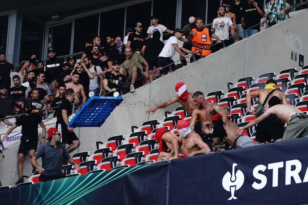 EchauffourÃ e entre supporters nicois et allemands FOOTBALL : OGC Nice vs FC Cologne - Ligue Europa ConfÃ rence - Nice - 08 09 2022 NorbertScanella Panoramic 