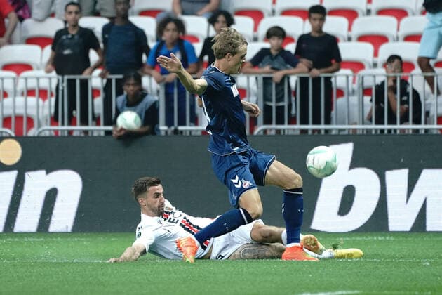 Joe Bryan (OGC Nice) - Timo Hübers (FC Cologne) FOOTBALL : OGC Nice vs FC Cologne - Ligue Europa ConfÃ rence - Nice - 08 09 2022 NorbertScanella Panoramic 