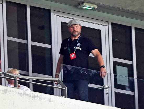 08.09.2022, Nice, France, Allianz Riviera, OGC Nice vs 1. FC Koeln - UEFA Europa Conference League 2022-2023 - Group D, Trainer Steffen Baumgart (1. FC Koeln) gestikuliert, gestik (Foto Ralf Treese) Nice Allianz Riviera France
