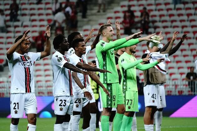 Fin de match - Alexis Beka Beka (OGC Nice) - Jordan Lotomba (OGC Nice) - Hicham Boudaoui (OGC Nice) - Marcin Bulka (OGC Nice) - Teddy Boulhendi (OGC Nice) FOOTBALL : OGC Nice vs FC Cologne - Ligue Europa ConfÃ rence - Nice - 08 09 2022 NorbertScanella Panoramic 