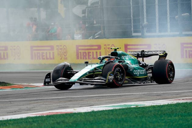 FORMULA 1 PIRELLI GRAN PREMIO D ITALIA 2022 09.09.2022, Autodromo Nazionale di Monza, Monza, FORMULA 1 PIRELLI GRAN PREMIO D ITALIA 2022 ,im Bild Nyck de Vries (NEL), Aston Martin Aramco Cognizant Formula One Team verbremst sich vor der ersten Kurve..