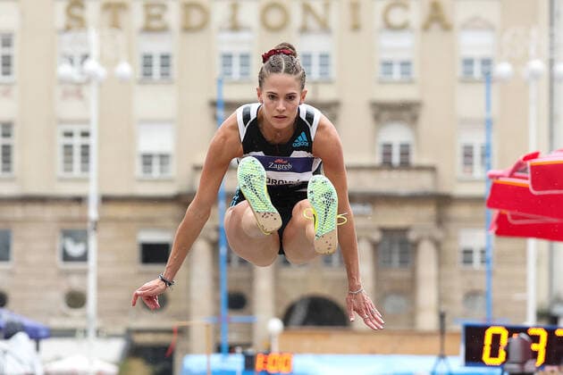 Bilder des Jahres 2022, Sport 09 September Sport Themen der Woche KW36 World Athletics Continental Tour 2022 - Memorial Borisa Hanzekovica - Day 1 ZAGREB, CROATIA - SEPTEMBER 09: Paola Borovic of Croatia competes in Women s Triple Jump during the World Athletics Continental Tour Gold 2022 - 72nd Boris Hanzekovic Memorial at Ban Josip Jelacic Square on September 9, 2022 in Zagreb, Croatia. Photo by Goran Stanzl PIXSELL GoranxStanzl PIXSELL