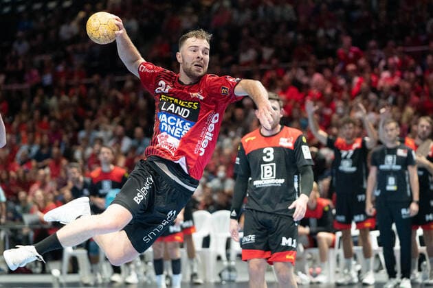 Sport Themen der Woche KW36 Sport Bilder des Tages Bela Pieles (Nr. 25 MTV Braunschweig) in der Luft GER, MTV Braunschweig - HSV Hannover, Handball, 3. DHB, Spielzeit 2022 23, 09.09.2022 GER, MTV Braunschweig - HSV Hannover, Handball, 3. DHB, Spielzeit 2022 23, 09.09.2022 Braunschweig *** Bela Pieles No 25 MTV Braunschweig in the air GER, MTV Braunschweig HSV Hannover, handball, 3 DHB, season 2022 23, 09 09 2022 GER, MTV Braunschweig HSV Hannover, handball, 3 DHB, season 2022 23, 09 09 2022 Braunschweig Copyright: xEibner-Pressefoto DanielxREINELTx EP_DRT