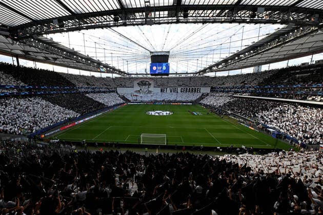 Frankfurt, Deutsche Bank Park, 07.09.22, GER, Herren, UEFA Champions League, Saison 2022-2023, Eintracht Frankfurt - Sporting Lissabon Bild: Fankurve, Fans, Fanblock Frankfurt mit Choreo Nur fuer journalistische Zwecke! Only for editorial use! Gemaess den Vorgaben der DFL Deutsche Fußball Liga ist es untersagt, in dem Stadion und oder vom Spiel angefertigte Fotoaufnahmen in Form von Sequenzbildern und oder videoaehnlichen Fotostrecken zu verwerten bzw. verwerten zu lassen. DFL regulations prohibit any use of photographs as image sequences and or quasi-video. Hessen Deutschland