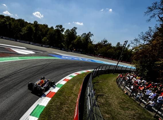 MONZA - Max Verstappen (Oracle Red Bull Racing) during the 3rd free practice session ahead of the F1 Grand Prix of Italy at the Monza Circuit on September 9, 2022 in Monza, Italy. REMKO DE WAAL F1 Grand Prix of Italy - Practice 3 2022 xVIxANPxSportx xxANPxIVx