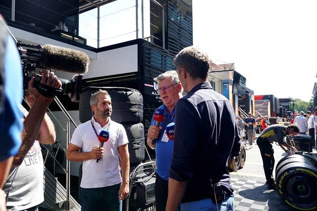 FORMULA 1 PIRELLI GRAN PREMIO D ITALIA 2022 10.09.2022, Autodromo Nazionale di Monza, Monza, FORMULA 1 PIRELLI GRAN PREMIO D ITALIA 2022 ,im Bild Teamchef Otmar Szafnauer, Alpine F1 Team im Interview mit Timo Glock und Peter Hardenacke von Sky Deutschland..