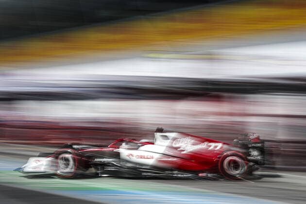 77 BOTTAS Valtteri (fin), Alfa Romeo F1 Team ORLEN C42, action during the Formula 1 Pirelli Gran Premio d™Italia 2022, Italian Grand Prix 2022, 16th round of the 2022 FIA Formula One World Championship, WM, Weltmeisterschaft from September 9 to 11, 2022 on the Autodromo Nazionale di Monza, in Monza, Italy - F1 - ITALIAN GRAND PRIX 2022 DPPI Panoramic  00122037_AV6_3989.JPG_