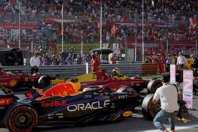FORMULA 1 PIRELLI GRAN PREMIO D ITALIA 2022 10.09.2022, Autodromo Nazionale di Monza, Monza, FORMULA 1 PIRELLI GRAN PREMIO D ITALIA 2022 ,im Bild Poleposition für Charles Leclerc (MCO), Scuderia Ferrari.