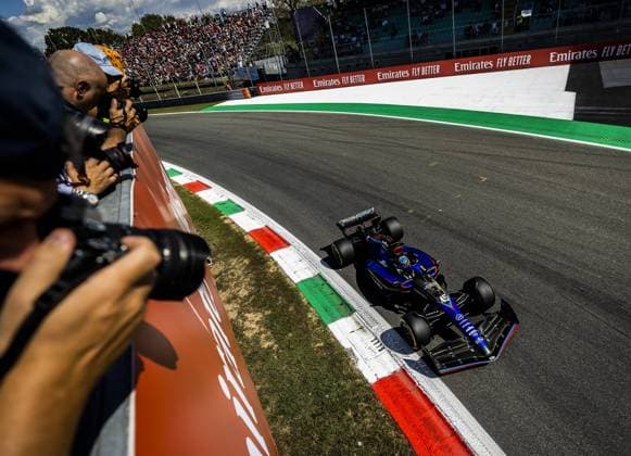 MONZA - Nyck de Vries (Williams) during the 3rd free practice session ahead of the F1 Grand Prix of Italy at the Circuit de Monza on September 9, 2022 in Monza, Italy. REMKO DE WAAL F1 Grand Prix of Italy - Practice 3 2022 xVIxANPxSportx xxANPxIVx