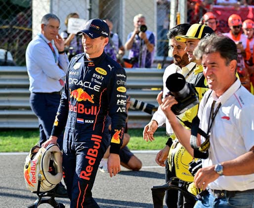 10.09.2022, Autodromo Nazionale di Monza, Monza, FORMULA 1 PIRELLI GRAN PREMIO D ITALIA 2022 ,im Bild Poleposition für Charles Leclerc (MCO), Scuderia Ferrari, 2.Startplatz für Max Verstappen (NEL), Oracle Red Bull Racing, FIA Präsident Mohammed bin Sulayem Monza Autodromo Nazionale di Monza Italien