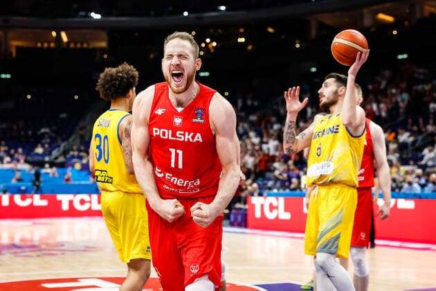 Sport Themen der Woche KW36 Berlin, 11.09.2022 KOSZYKOWKA KADRA REPREZENTACJA POLSKI MECZ Ukraina - Polska POLISH national team, Nationalteam BASKETBALL POLAND GAME Ukraine - Poland NZ Michal Sokolowski , radosc celebration cieszynka , FOT. WOJCIECH FIGURSKI 058sport.pl NEWSPIX.PL --- Newspix.pl  20220911_071_FIG3984