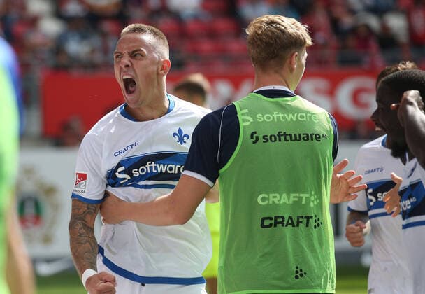 Bilder des Jahres 2022, Sport 09 September Sport Themen der Woche KW36 2:0 Darmstadt durch Phillip Tietz (9, Darmstadt), Torjubel, 11.09.2022, Fußball, 2. Bundesliga, FC Kaiserslautern - SV Darmstadt 98, 8. Spieltag, Saison 2022 23, Fritz Walter Stadion, Kaiserslautern, Deutschland, zmdz, ** DFB & DFL regulations prohibit any use of photographs as image sequences and or quasi-video. ** FC Kaiserslautern - SV Darmstadt 98 *** 2 0 Darmstadt by Phillip Tietz 9, Darmstadt , goal celebration, 11 09 2022, Football, 2 Bundesliga, FC Kaiserslautern SV Darmstadt 98, 8 Matchday, Season 2022 23, Fritz Walter Stadion, Kaiserslautern, Germany, zmdz, DFB DFL regulations prohibit any use of photographs as image sequences and or quasi video FC Kaiserslautern SV Darmstadt 98